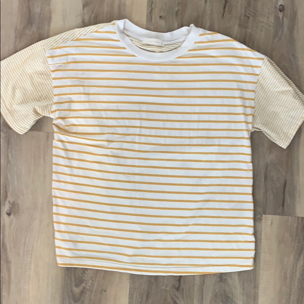 yellow and white crop top - Picture 2 of 4